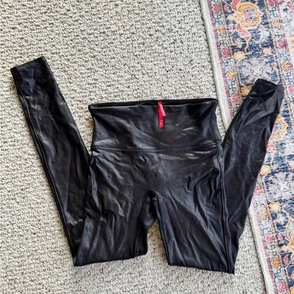 Spanx Black Faux Leather Leggings Size Medium EUC - Picture 1 of 5
